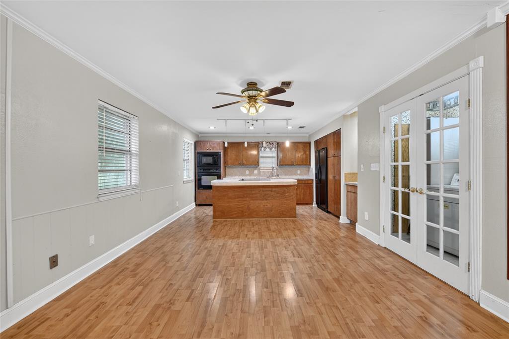 910 Kerry Street Benbrook, TX 76126 - Photo 9 of 32