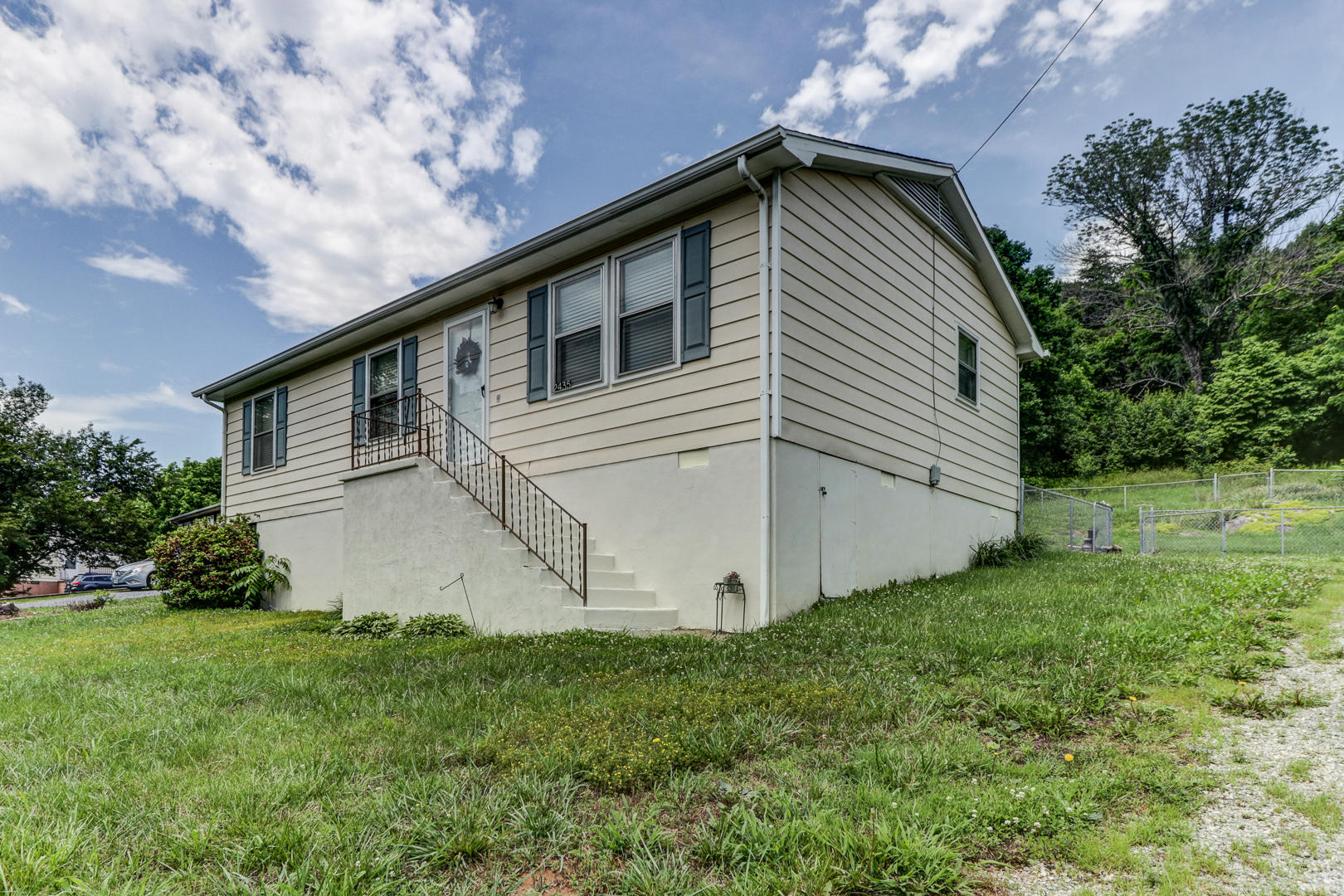 2435 Springwood Road Fincastle, VA 24090 - Photo 2 of 13 IMG_4435_6_7_8_9