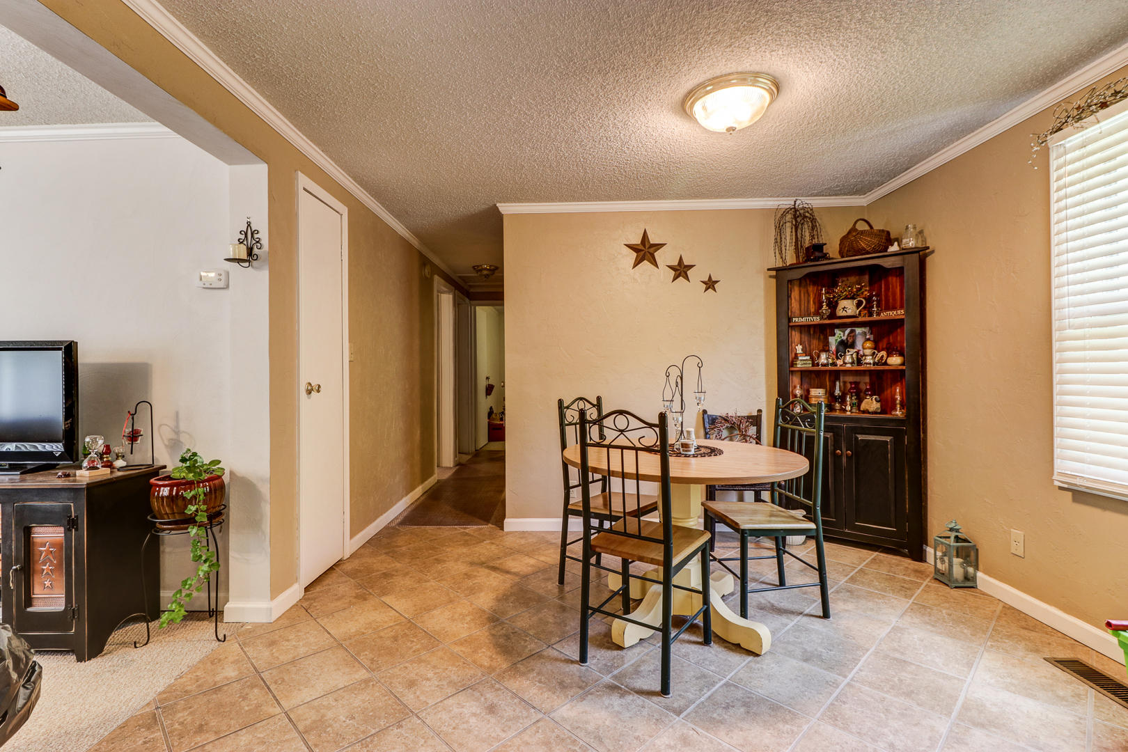 2435 Springwood Road Fincastle, VA 24090 - Photo 5 of 13 IMG_4455_6_7_8_9
