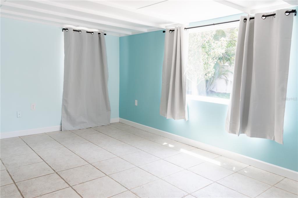 6711 South Sheridan Road Tampa, FL 33611 - Photo 10 of 19