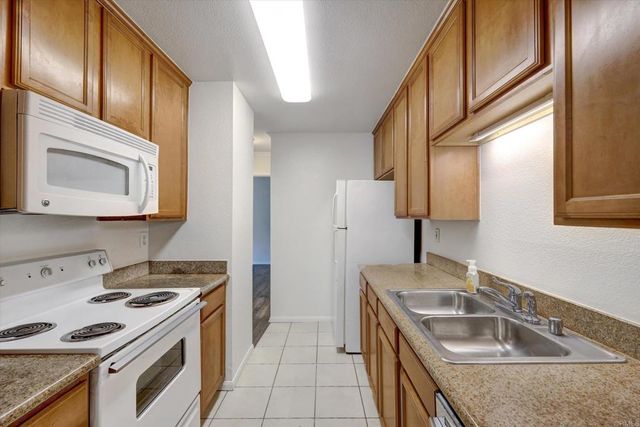 $600,000 | 1660 South El Camino Real, Unit 103, Encinitas, CA 92024