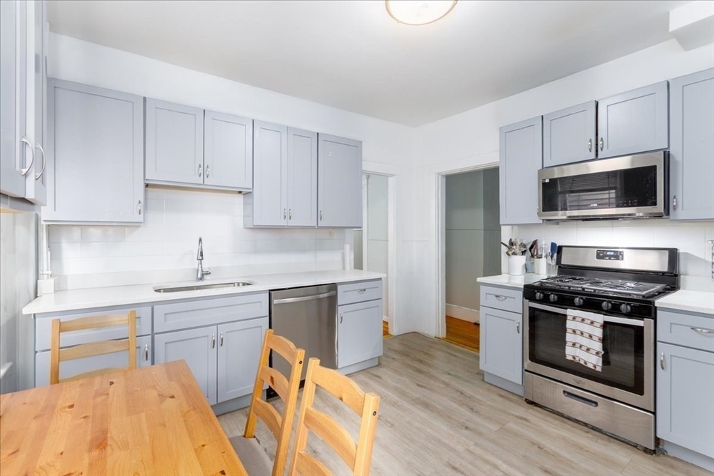 142 Calumet Street Boston, MA 02120 - Photo 28 of 42
