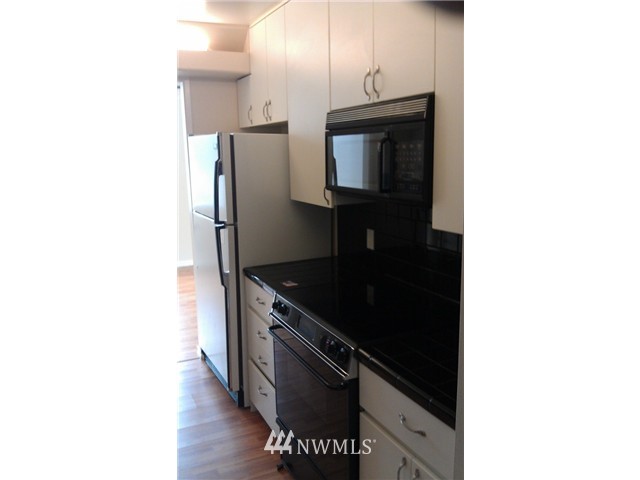 1120 8th Avenue, Unit 1203 Seattle, WA 98101 - Photo 7 of 12