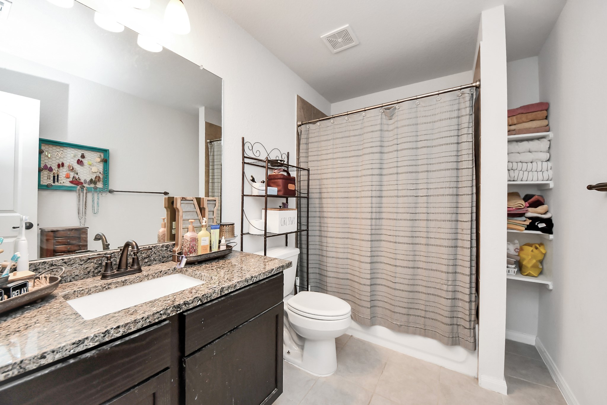 15291 Arrowhead Loop West Willis, TX 77378 - Photo 23 of 28 primary bathroom