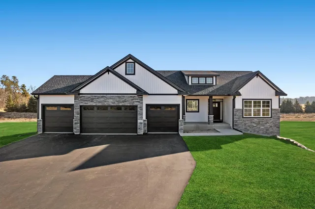 $849,900 | Xxxx 198th Avenue Northeast, East Bethel, MN 55011