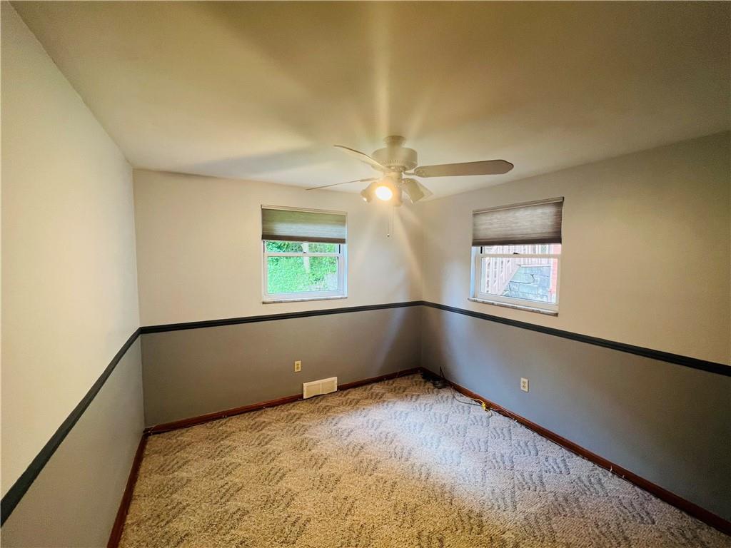 988 Roland Road Pittsburgh, PA 15221 - Photo 12 of 20 Gallery Image 12