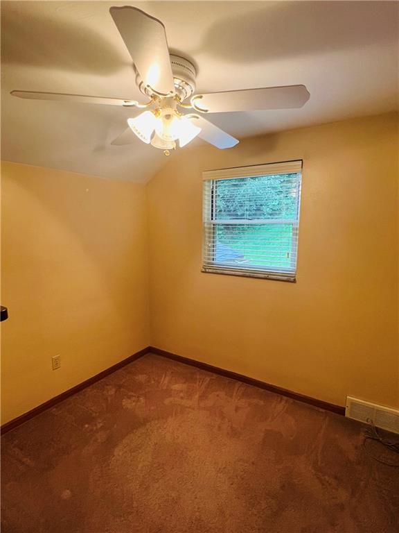 988 Roland Road Pittsburgh, PA 15221 - Photo 13 of 20 Gallery Image 13