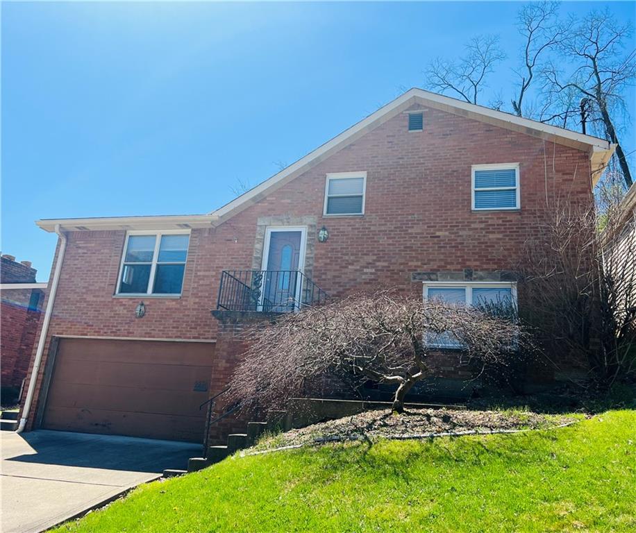 988 Roland Road Pittsburgh, PA 15221 - Photo 2 of 20 Gallery Image 2