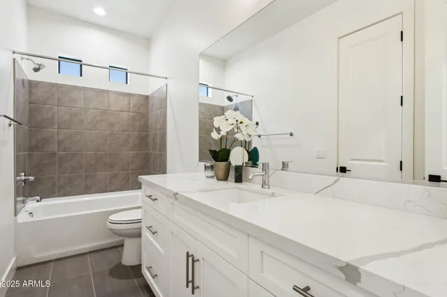 $988,886 | 1 Easy Street, Unit 4, Carefree, AZ 85377