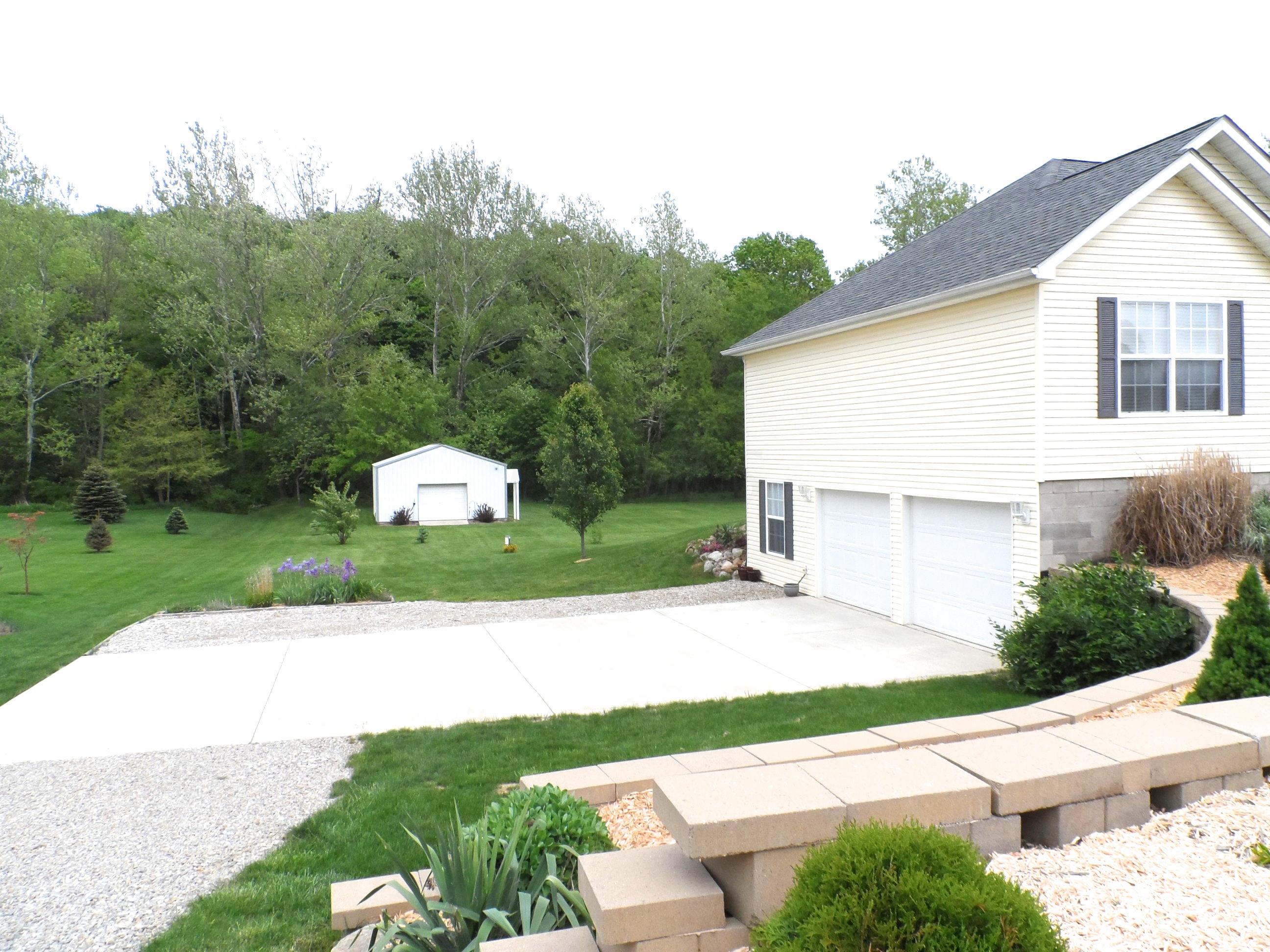 6060 Clearport Road Southwest Lancaster, OH 43130 - Photo 3 of 25