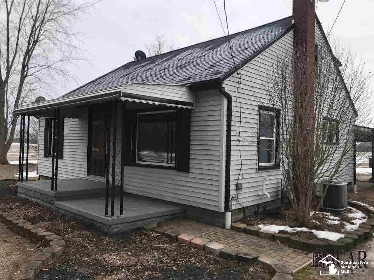13014 Dixon Road Dundee, MI 48131 - Photo 1 of 20 21414932.JPG
