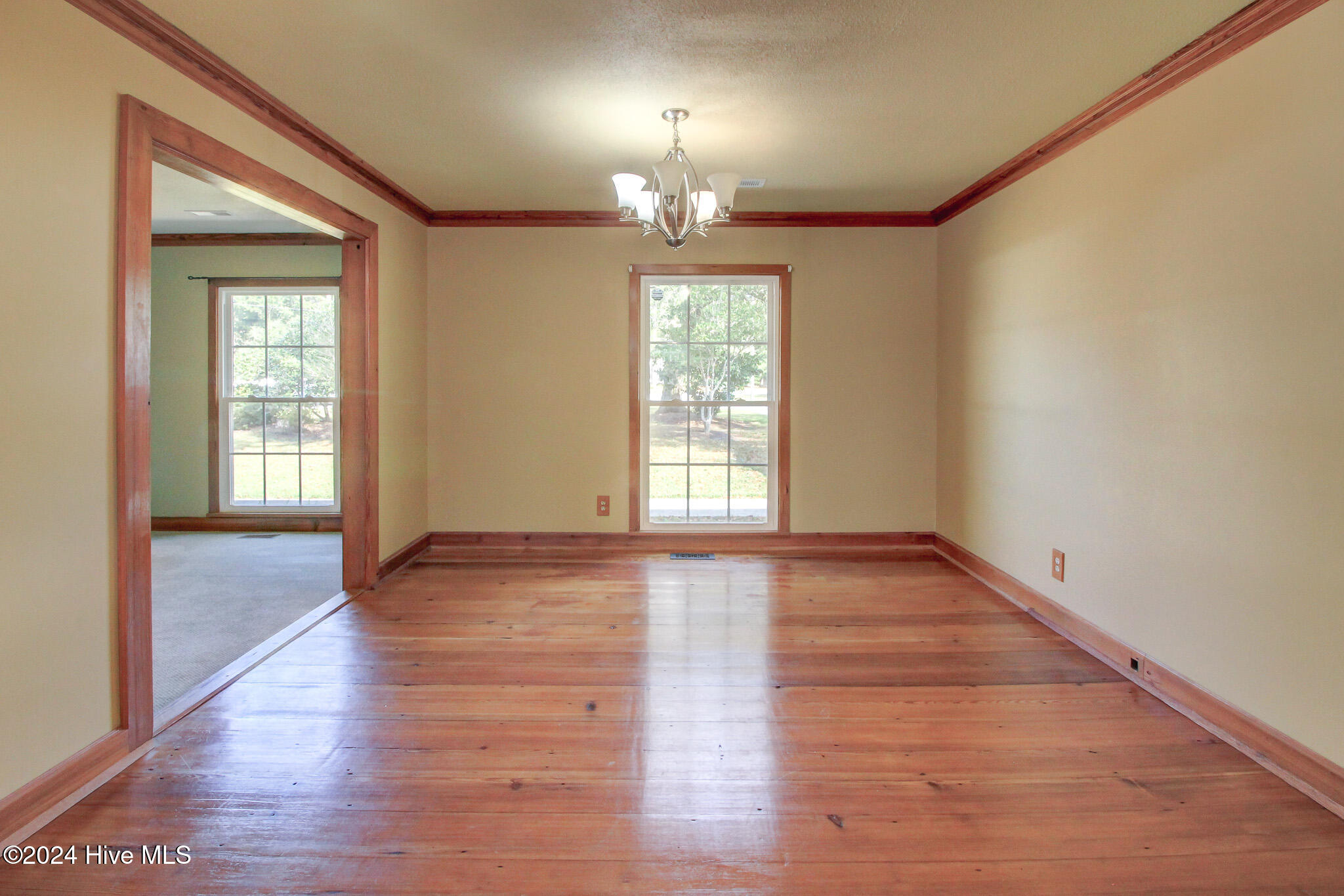 705 Robin Road Morehead City, NC 28557 - Photo 9 of 51 Dining area