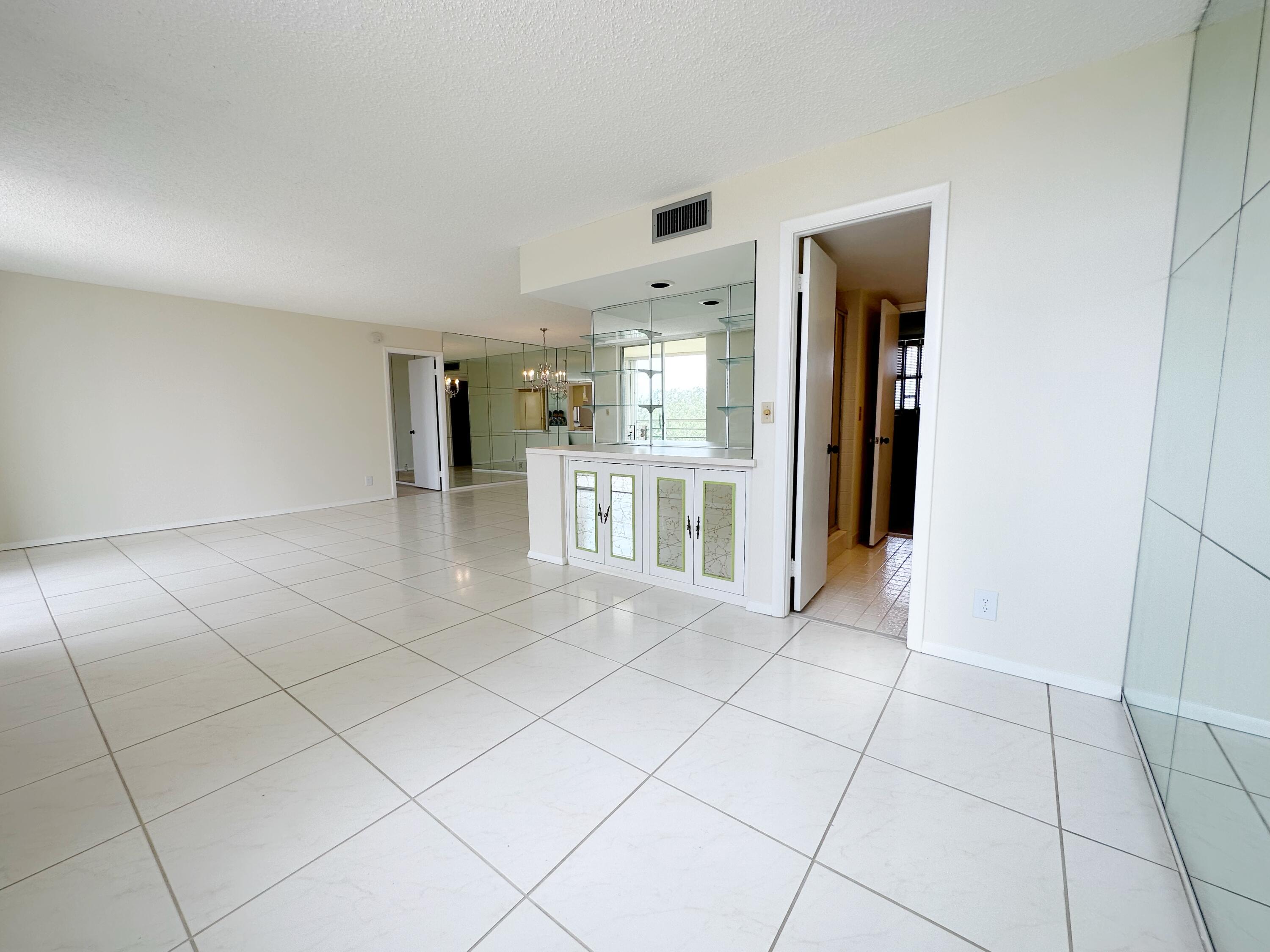 5201 Northwest 2nd Avenue, Unit PHJ Boca Raton, FL 33487 - Photo 7 of 29 28AAC777-5291-4B07-AB18-BDE84A4B0ED0