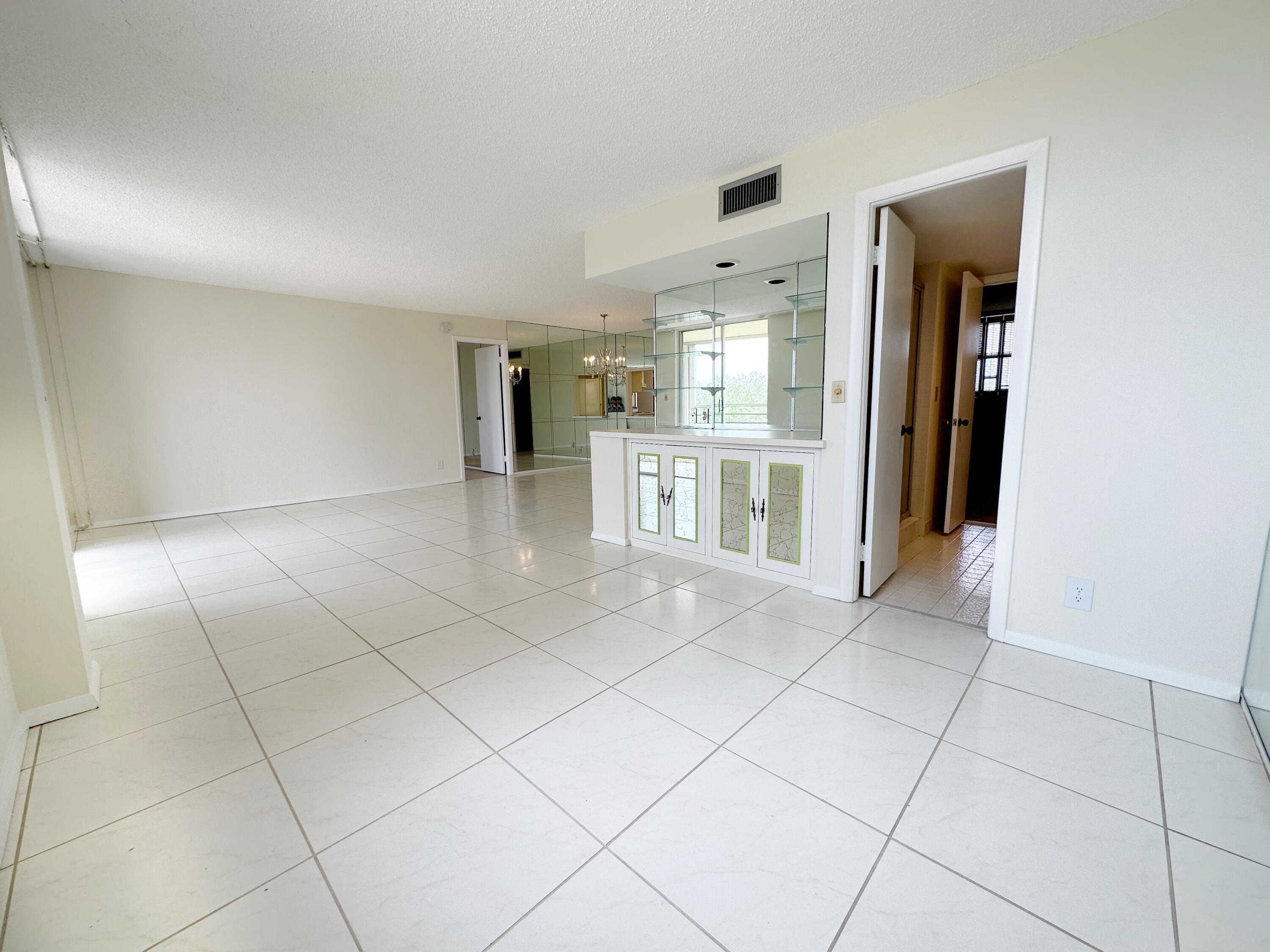 5201 Northwest 2nd Avenue, Unit PHJ Boca Raton, FL 33487 - Photo 8 of 29 2A97BC59-9E2B-45BA-A051-55AE51505349