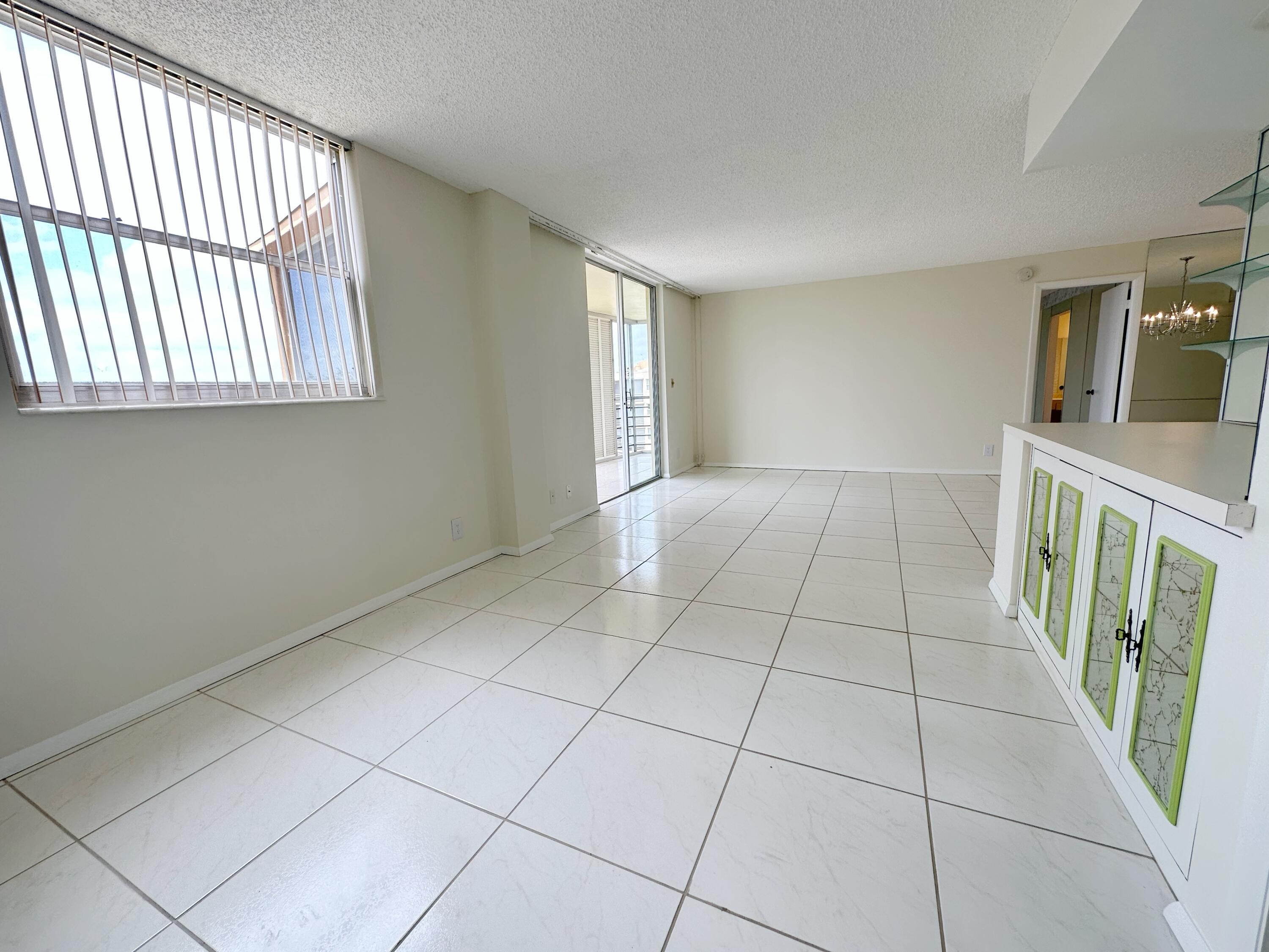 5201 Northwest 2nd Avenue, Unit PHJ Boca Raton, FL 33487 - Photo 9 of 29 FA946A65-8707-4D7A-A2CB-E43FD72E1421