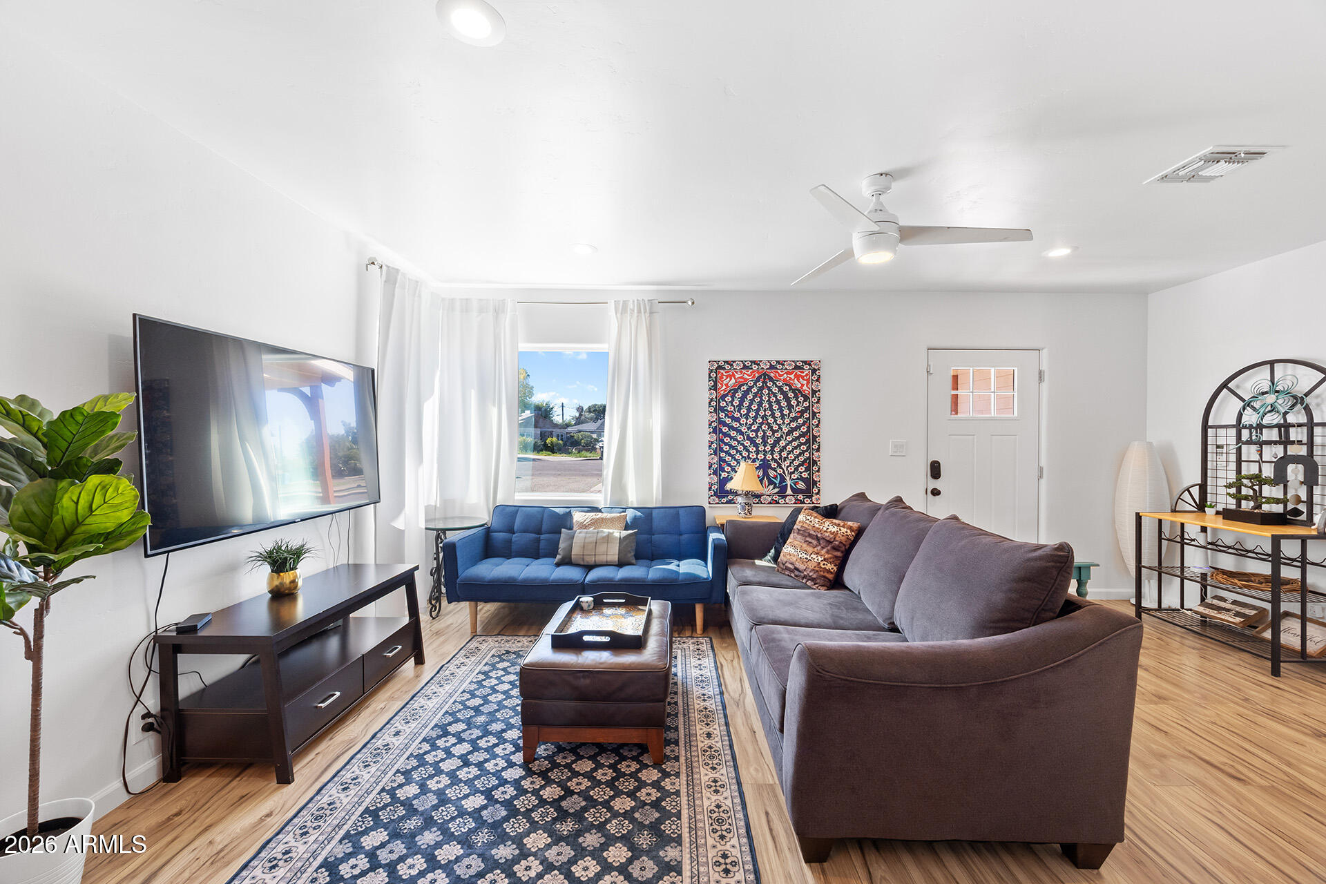 2825 North Greenfield Road Phoenix, AZ 85006 - Photo 2 of 28 Gallery Image 2