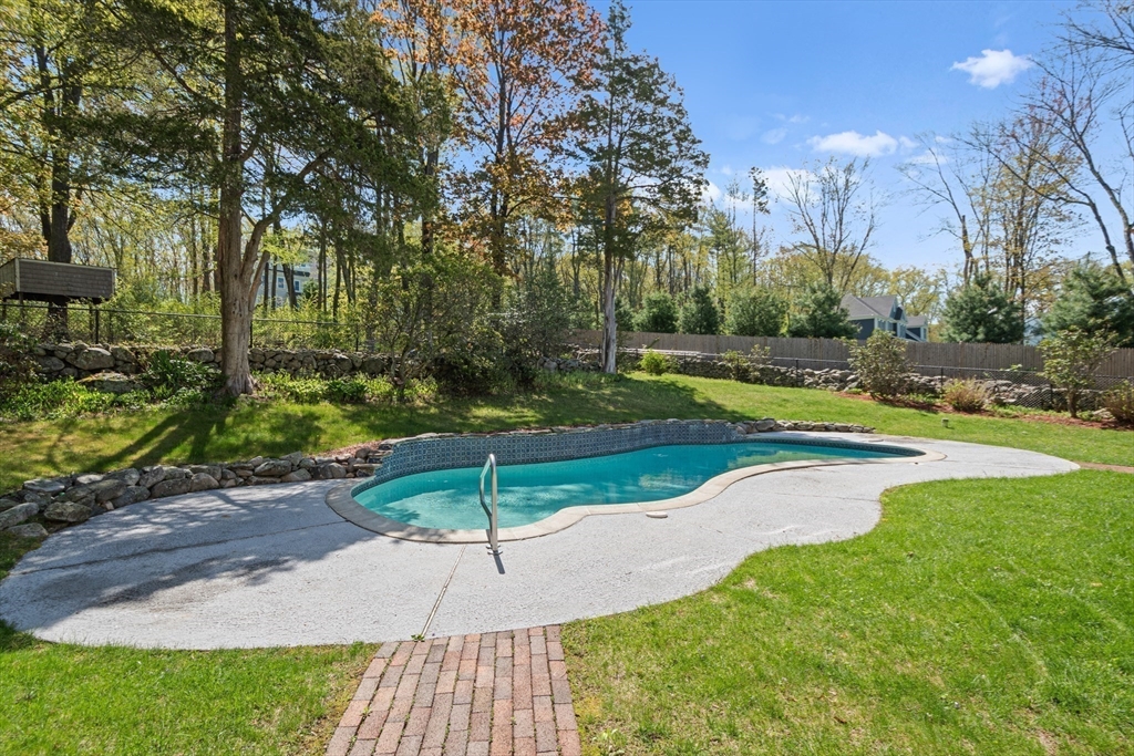 122 Deerfoot Road Southborough, MA 01772 - Photo 32 of 38