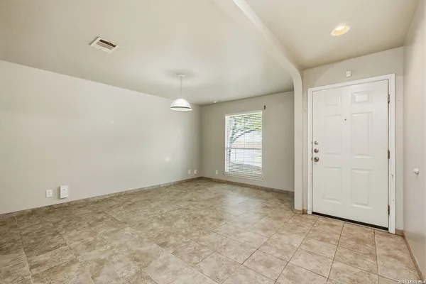 $2,200 | 10603 Appaloosa Bay, San Antonio, TX 78254