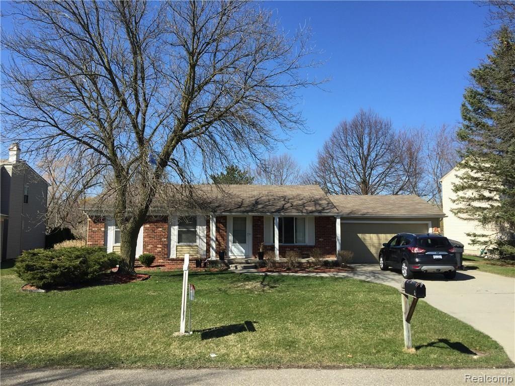 40872 Village Wood Road Novi, MI 48375 - Photo 1 of 9 VW 9.jpg
