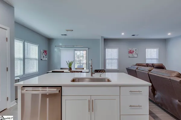 $330,000 | 514 Martin Crk Drive, Simpsonville, SC 29680