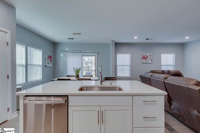 $338,000 | 514 Martin Crk Drive, Simpsonville, SC 29680