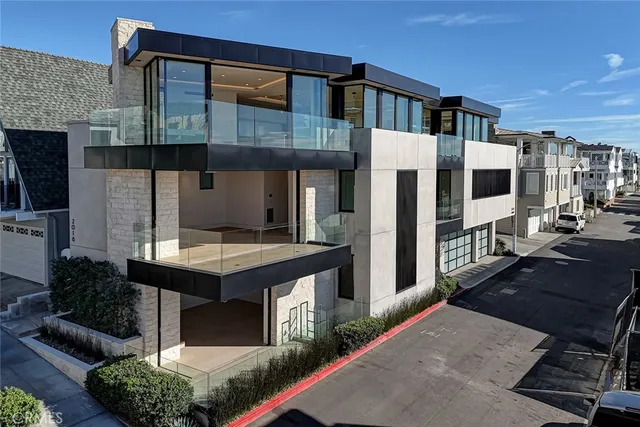 $35,000 | 2016 Ocean Drive, Manhattan Beach, CA 90266