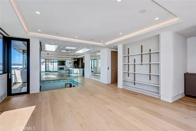 $35,000 | 2016 Ocean Drive, Manhattan Beach, CA 90266