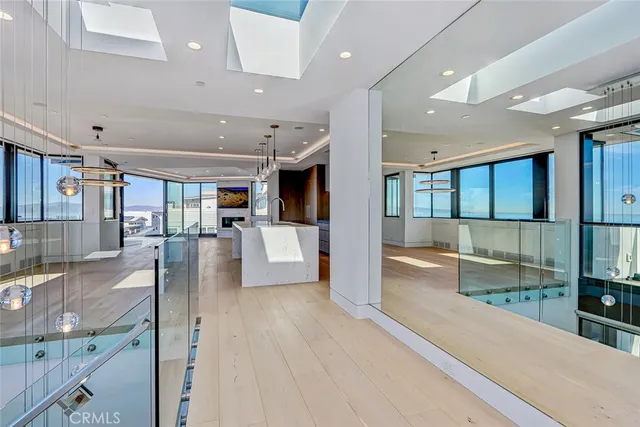 $35,000 | 2016 Ocean Drive, Manhattan Beach, CA 90266