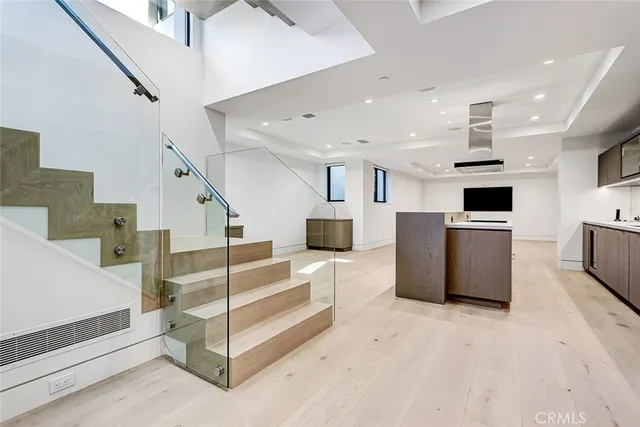 $35,000 | 2016 Ocean Drive, Manhattan Beach, CA 90266