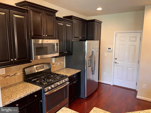 $3,000 | 42592 Sunset Ridge Square, Ashburn, VA 20148