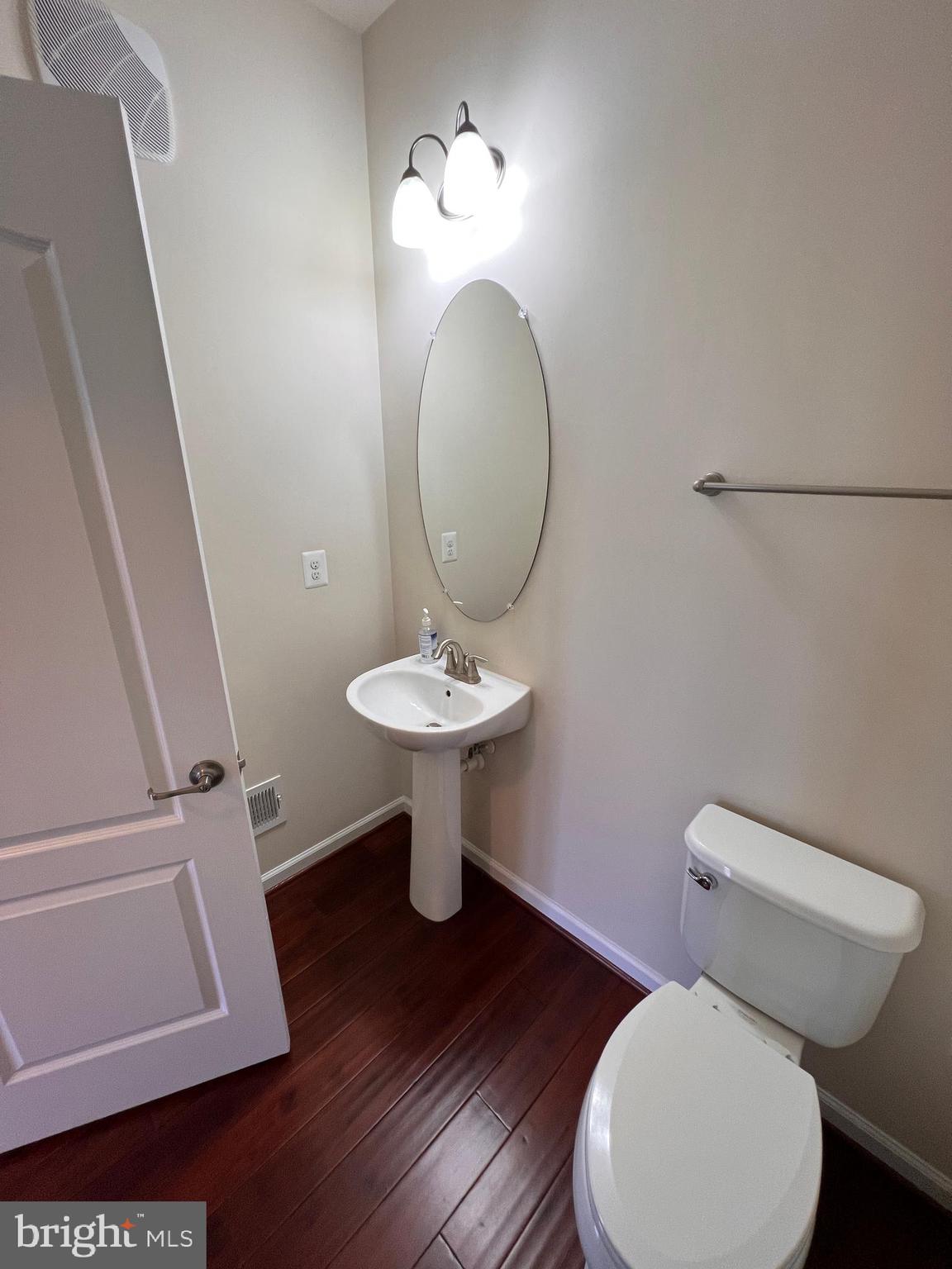 42592 Sunset Ridge Square Ashburn, VA 20148 - Photo 8 of 28