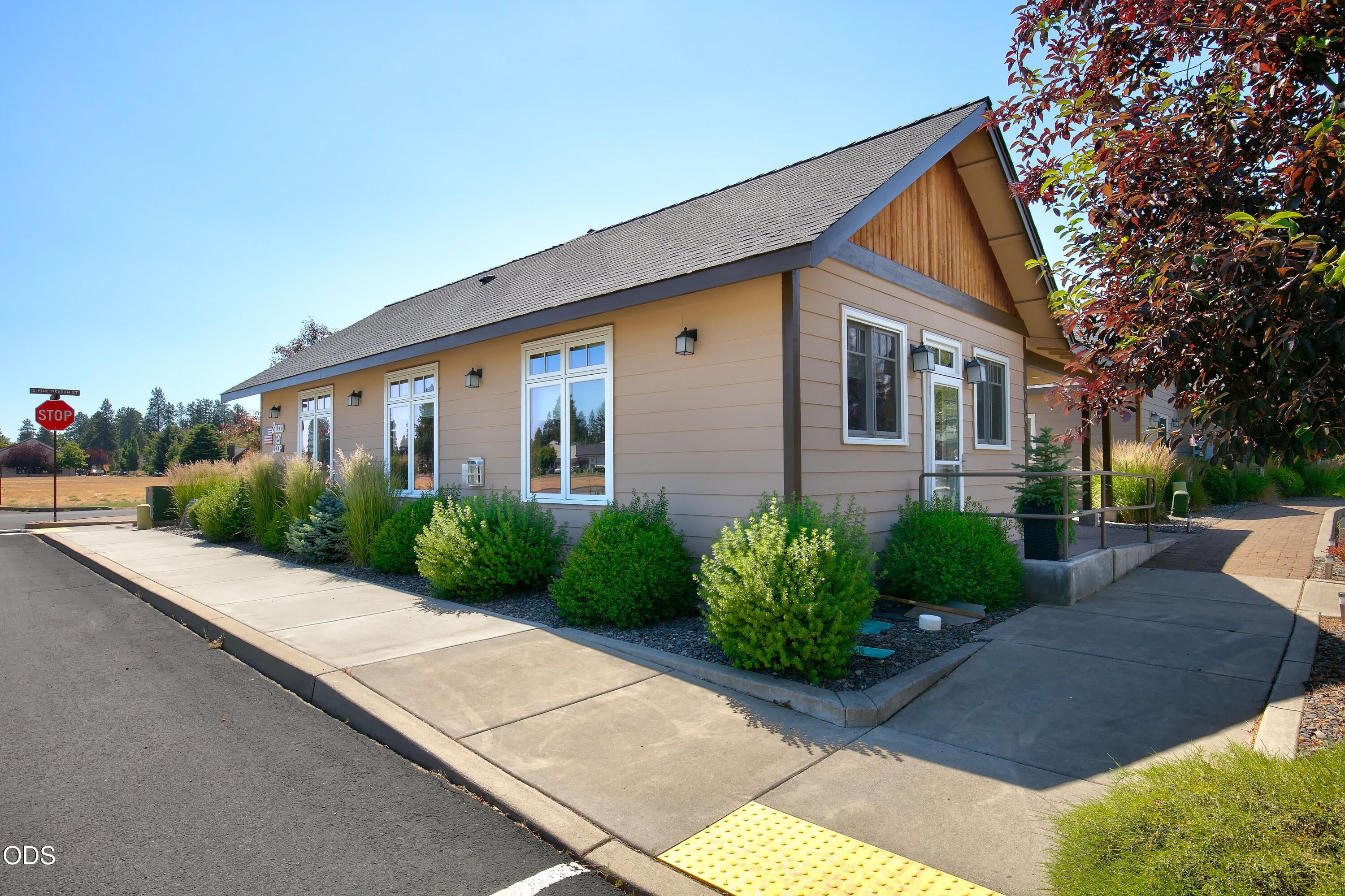 780 West View Loop Sisters, OR 97759 - Photo 19 of 21 Gallery Image 19