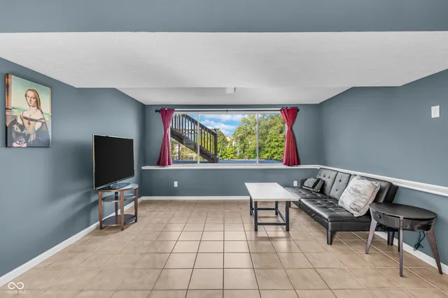 $310,000 | 8021 Cardinal Cove West, Indianapolis, IN 46256