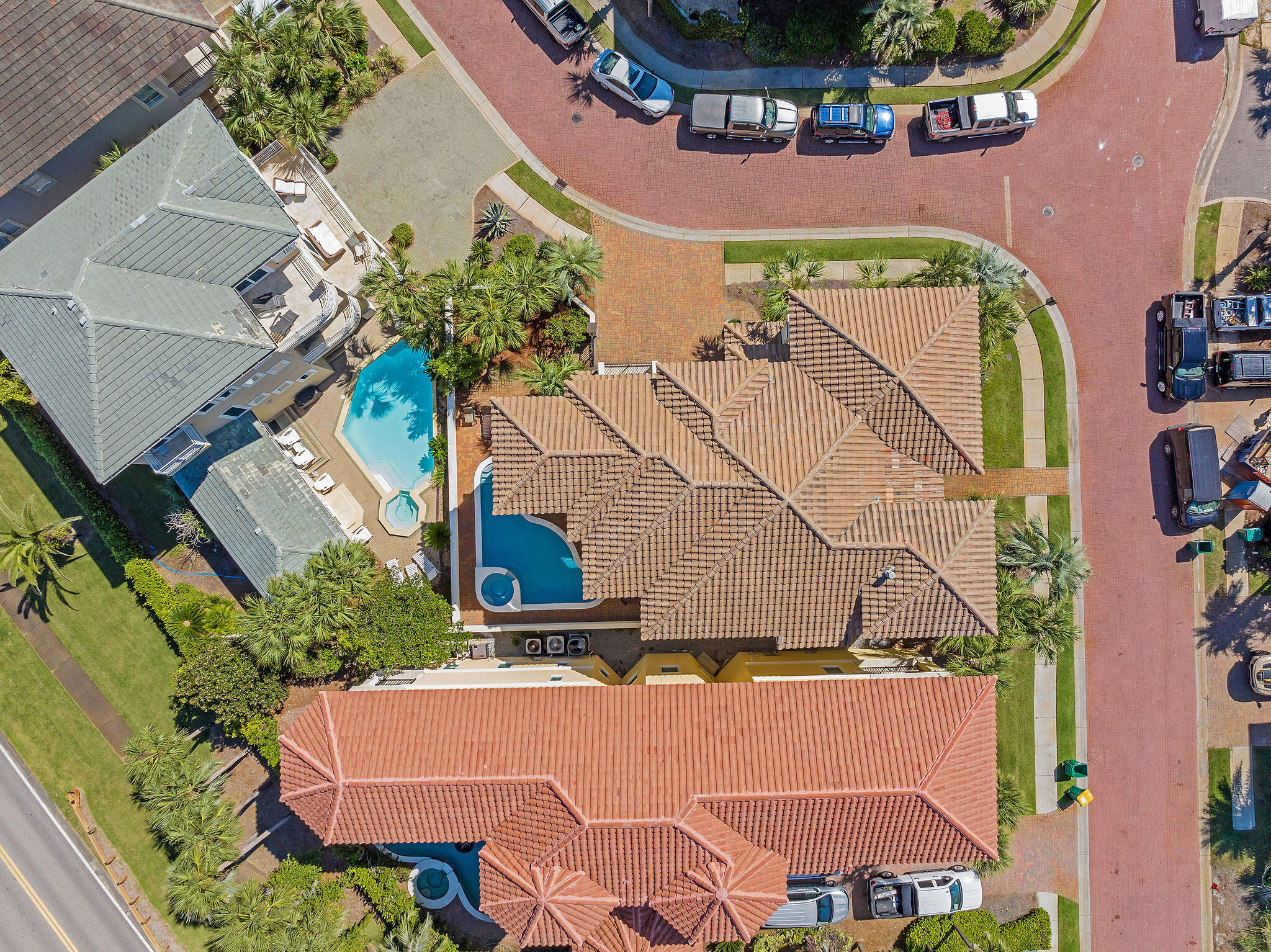 4713 Ocean Boulevard Destin, FL 32541 - Photo 88 of 90 an aerial view of a house with yard swimming pool and outdoor seating