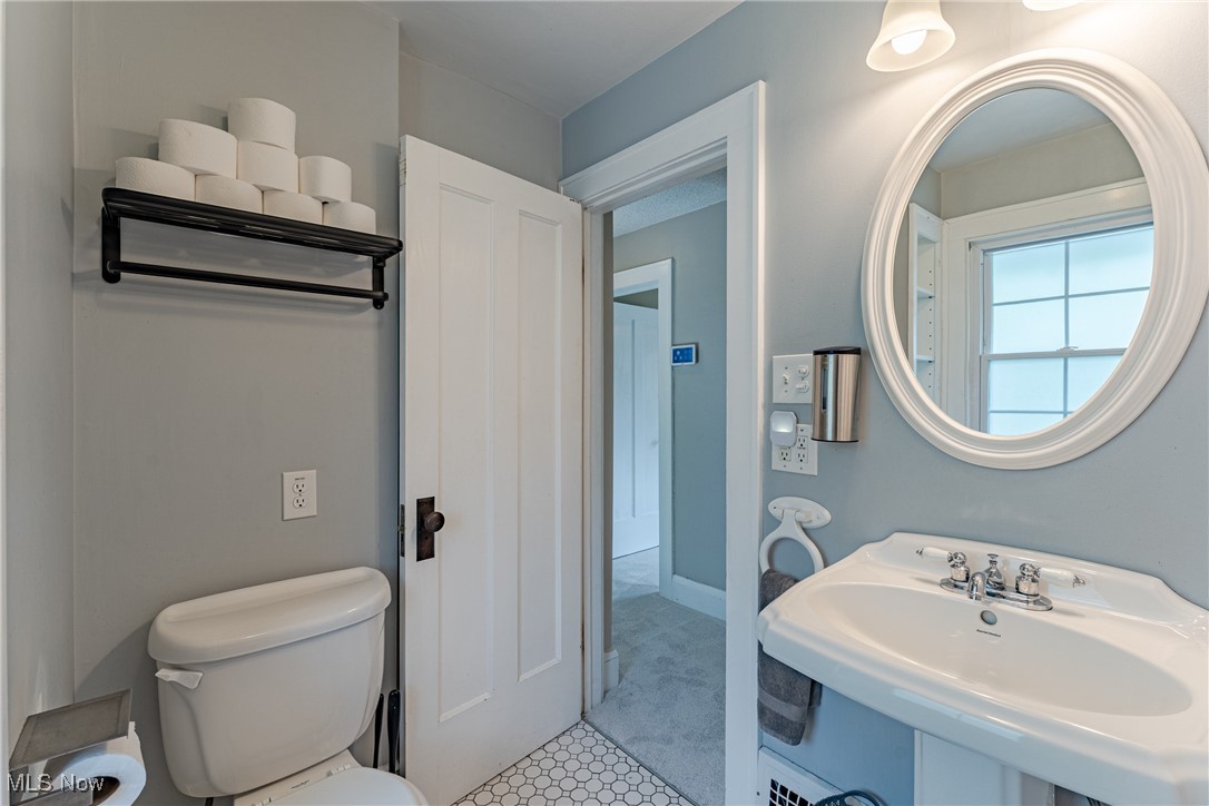 2192 Barrington Road Cleveland, OH 44118 - Photo 20 of 30