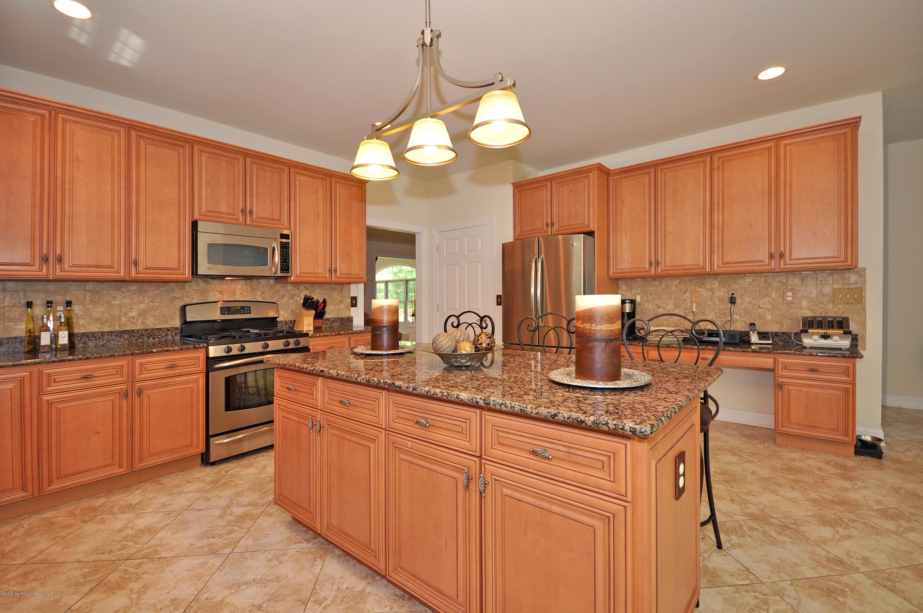 72 Leesville Road Jackson, NJ 08527 - Photo 12 of 28 016_Kitchen