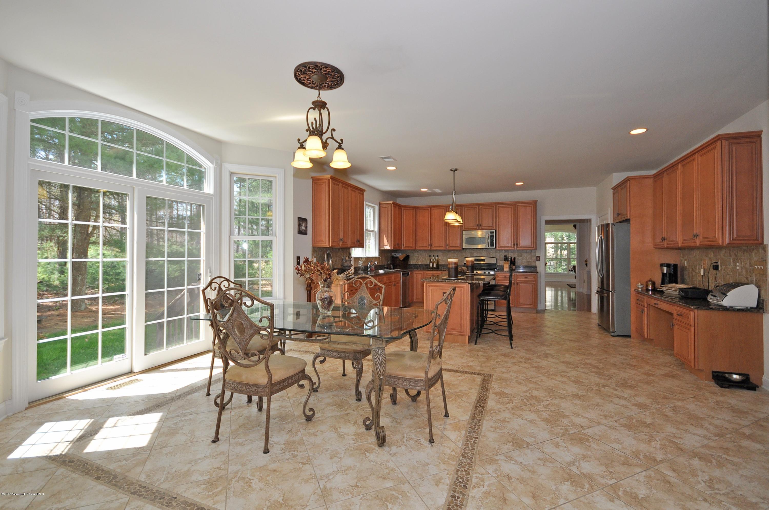 72 Leesville Road Jackson, NJ 08527 - Photo 10 of 28 014_Kitchen