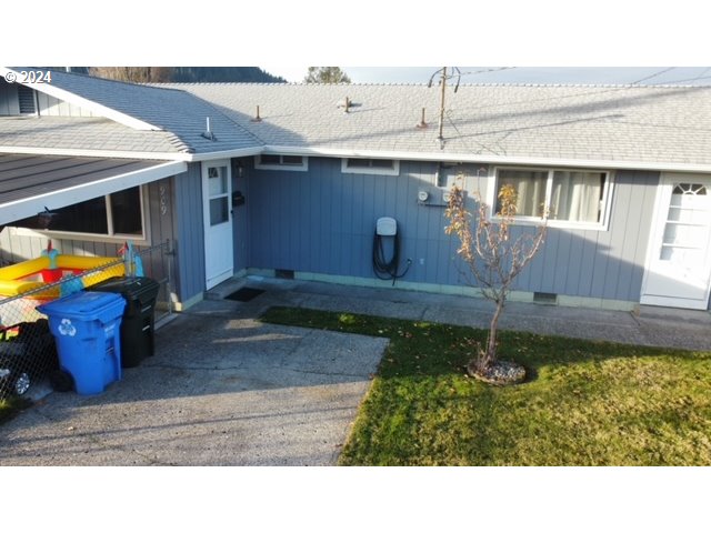 907 Greenwood Avenue Reedsport, OR 97467 - Photo 4 of 45