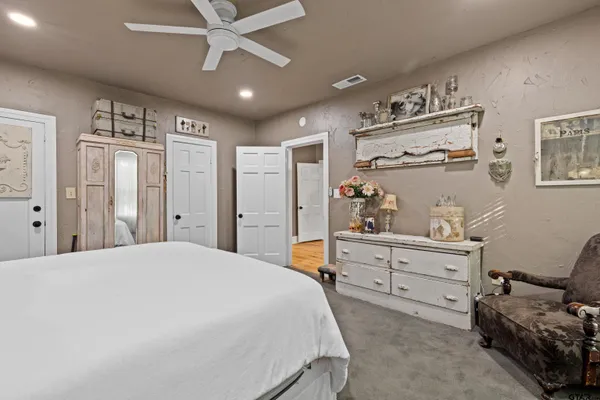 $259,900 | 918 North Montgomery Street, Gilmer, TX 75644