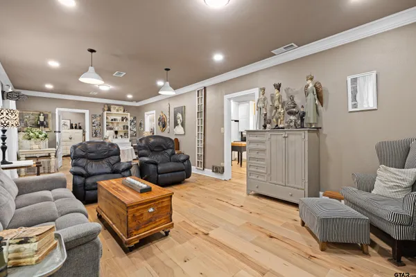 $259,900 | 918 North Montgomery Street, Gilmer, TX 75644