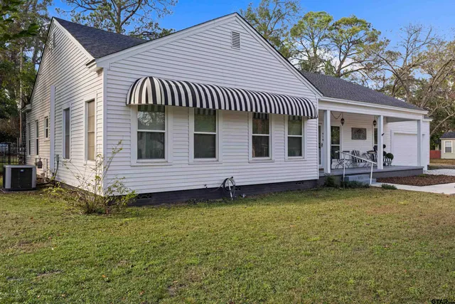 $259,900 | 918 North Montgomery Street, Gilmer, TX 75644