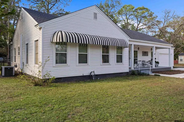 $259,900 | 918 North Montgomery Street, Gilmer, TX 75644