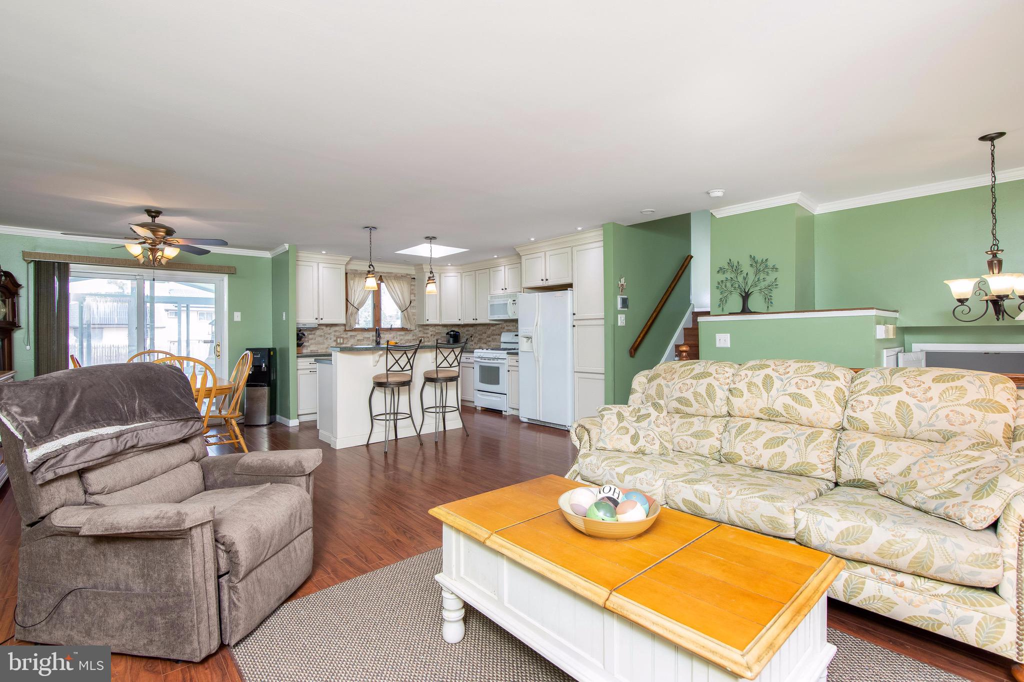 102 Saddle Ridge Road Voorhees, NJ 08043 - Photo 7 of 46 Living Room