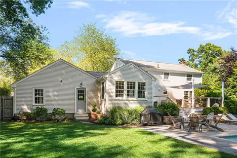 $1,195,000 | 3 Oak Manor Drive, Barrington, RI 02806