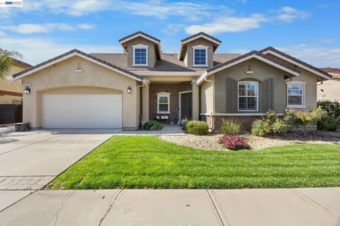 $925,000 | 2233 Demartini Lane, Brentwood, CA 94513