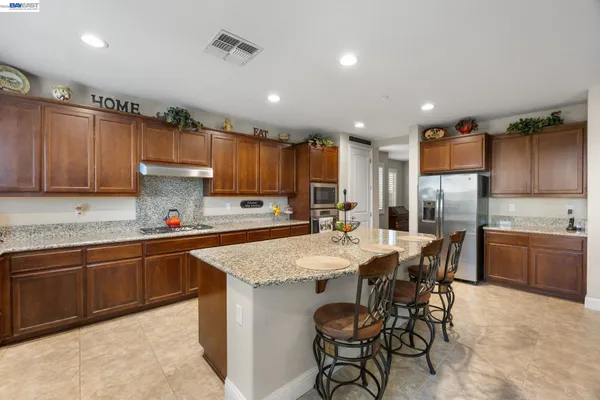 $925,000 | 2233 Demartini Lane, Brentwood, CA 94513