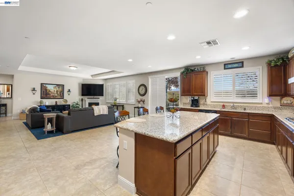 $925,000 | 2233 Demartini Lane, Brentwood, CA 94513