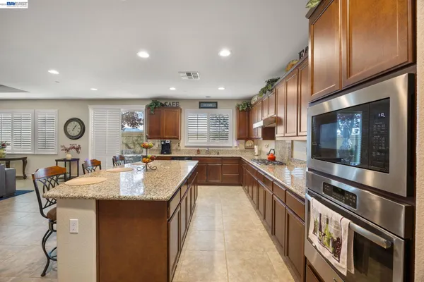 $925,000 | 2233 Demartini Lane, Brentwood, CA 94513