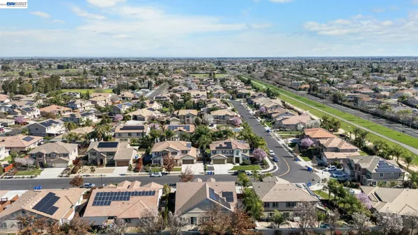 $925,000 | 2233 Demartini Lane, Brentwood, CA 94513
