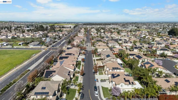 $925,000 | 2233 Demartini Lane, Brentwood, CA 94513